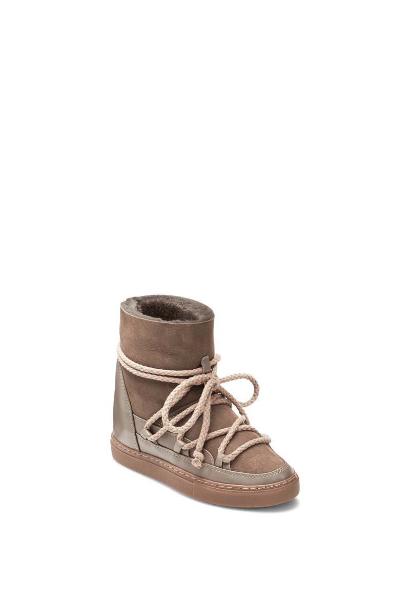 Classic Wedge